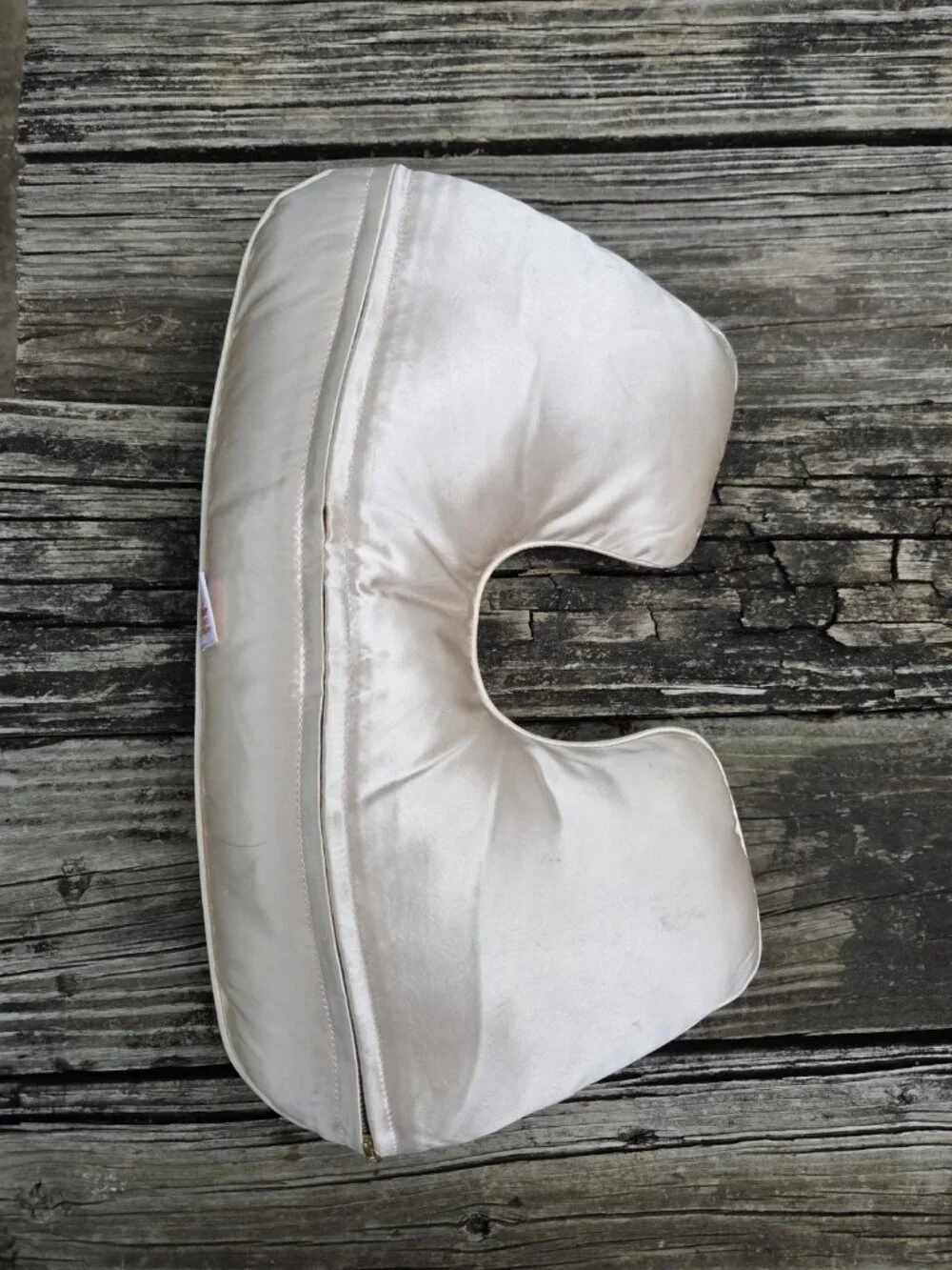 Vintage‎ The Galante Studio Satin Neck Pillow